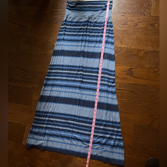 so soft maxi skirt 💙✨ - Picture 2 of 5